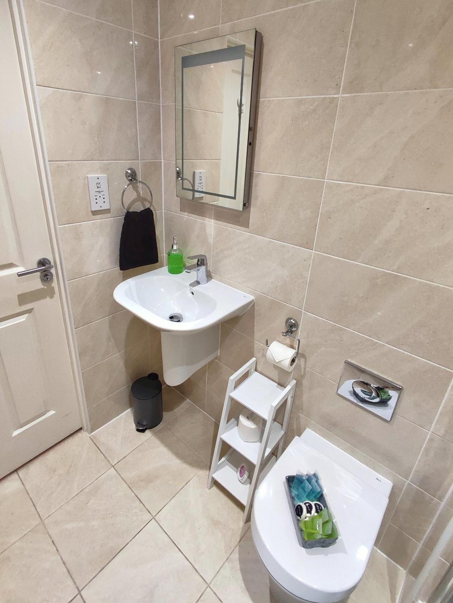 Duplex Apartment In Leeds With King Size Bed - Long Stay Rates Available Exterior foto