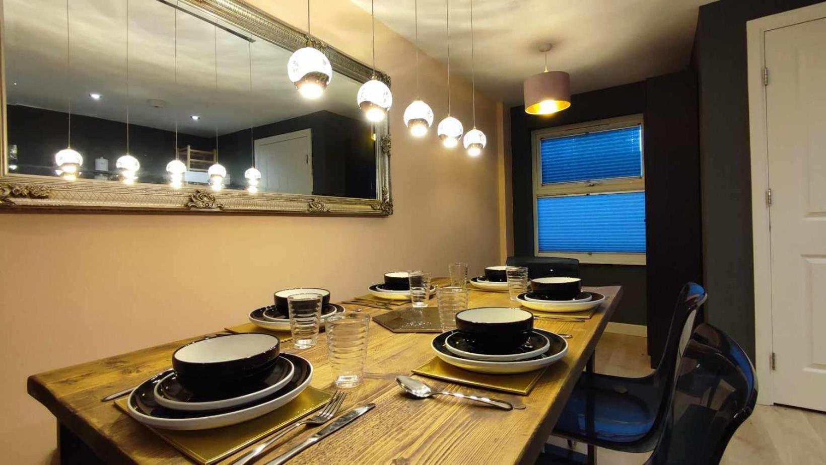 Duplex Apartment In Leeds With King Size Bed - Long Stay Rates Available Exterior foto